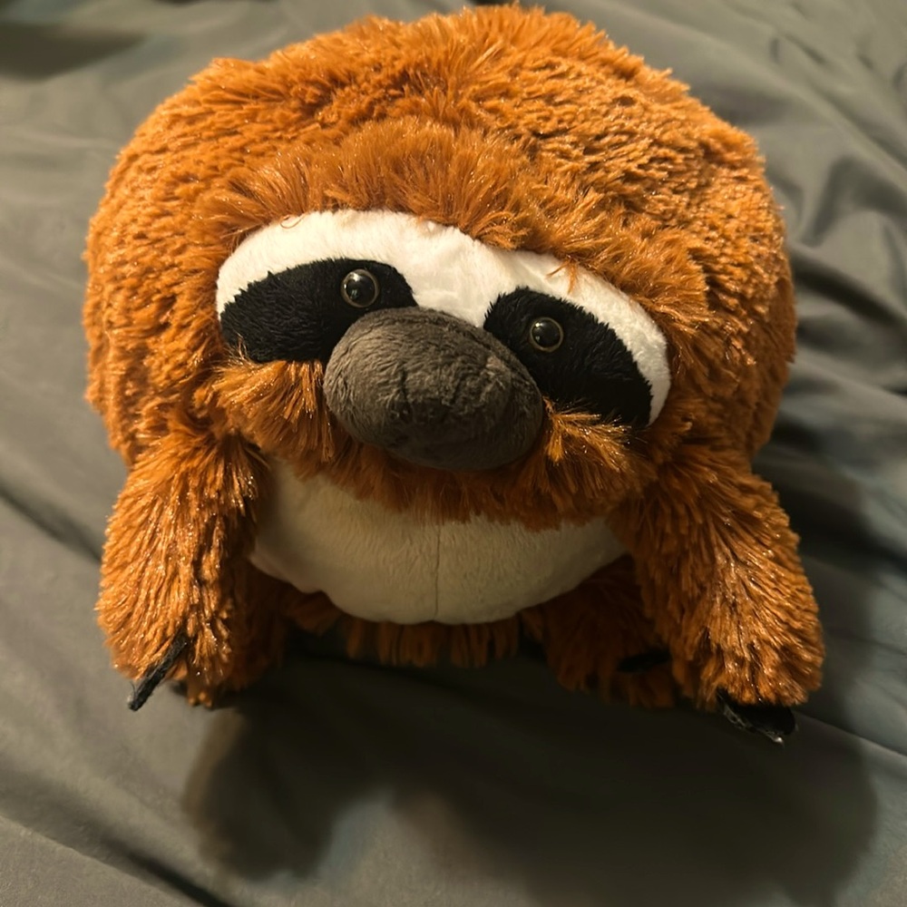 Mini squishable sloth brown plush